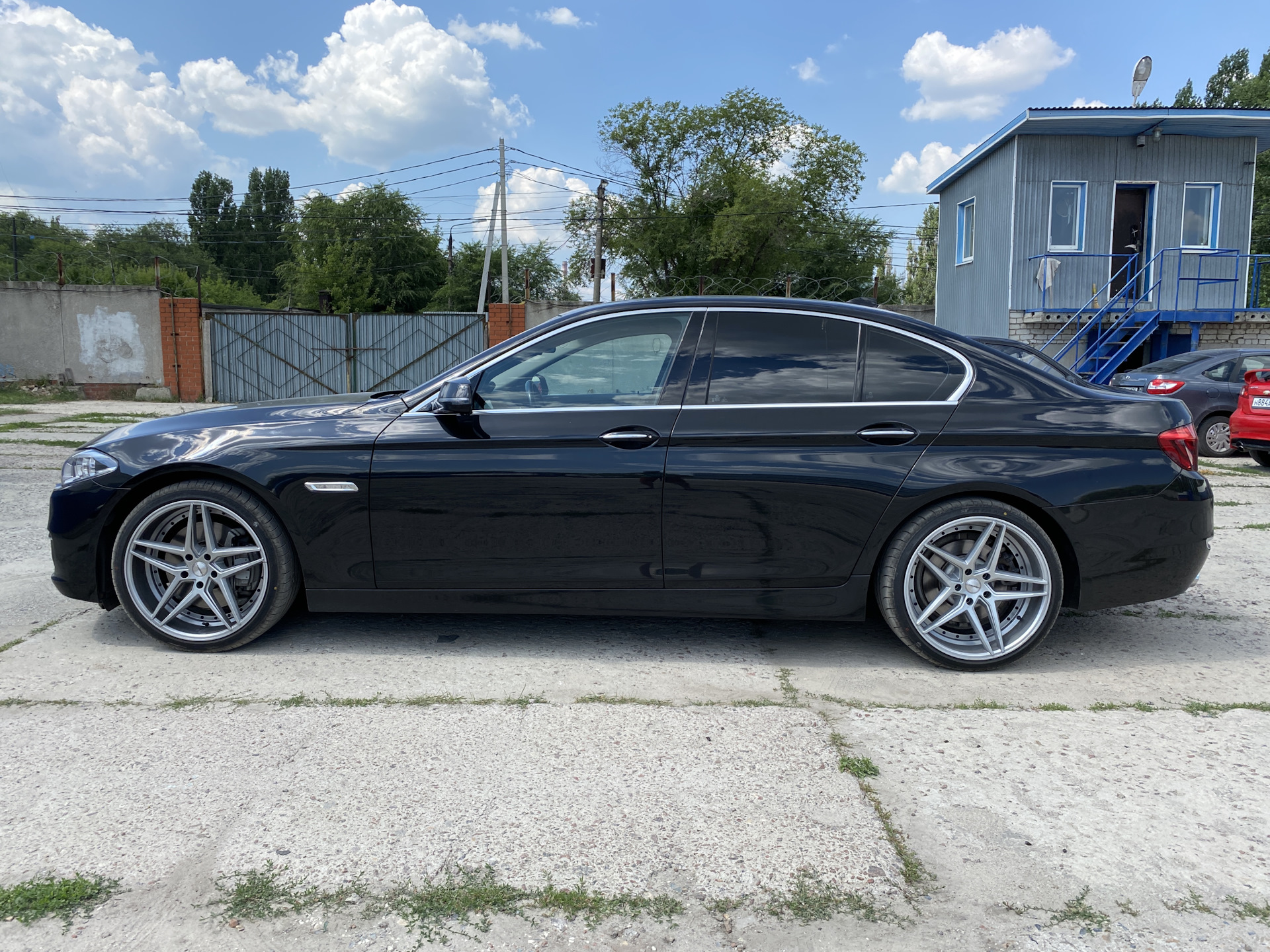 20 колёса Rosso Reactiv — BMW 5 series (F10), 3 л, 2016 года | колёсные ...