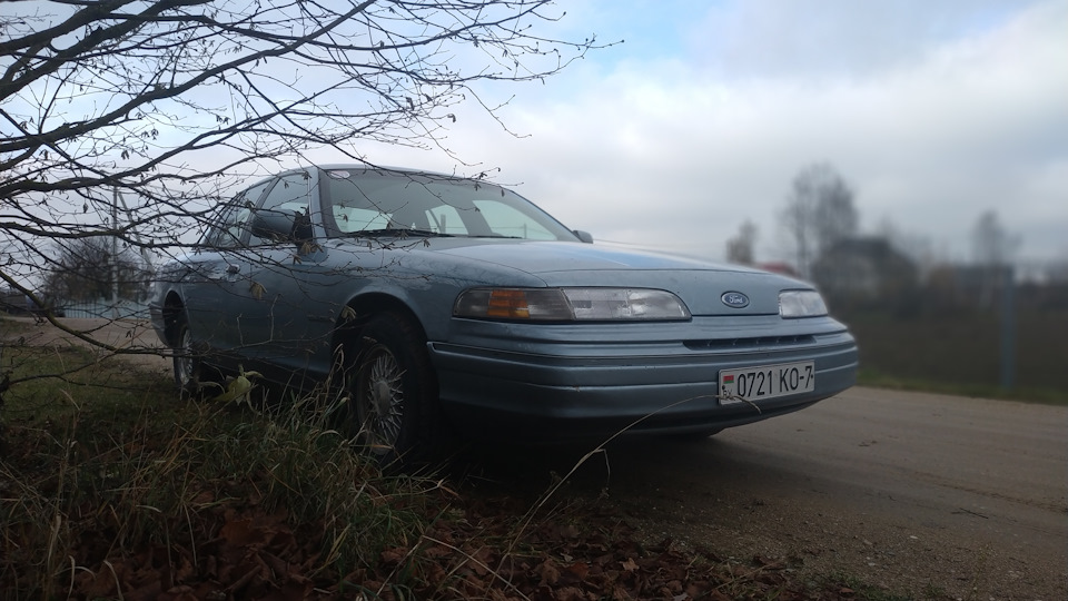 Ford Crown Victoria LX Крокодил Генри