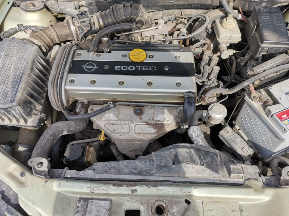 Алюминиевая клапанная крышка X18XE — Opel Vectra B, 1,8 л, 1996 года ...