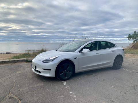 Tesla Model 3 2020