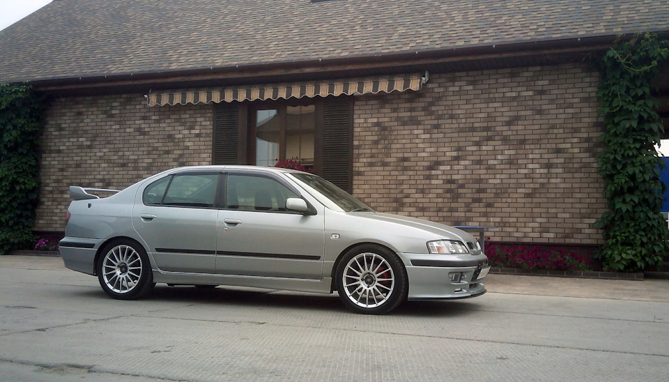 объезжал пробку и сделал пару кадров… — Nissan Primera (P11)