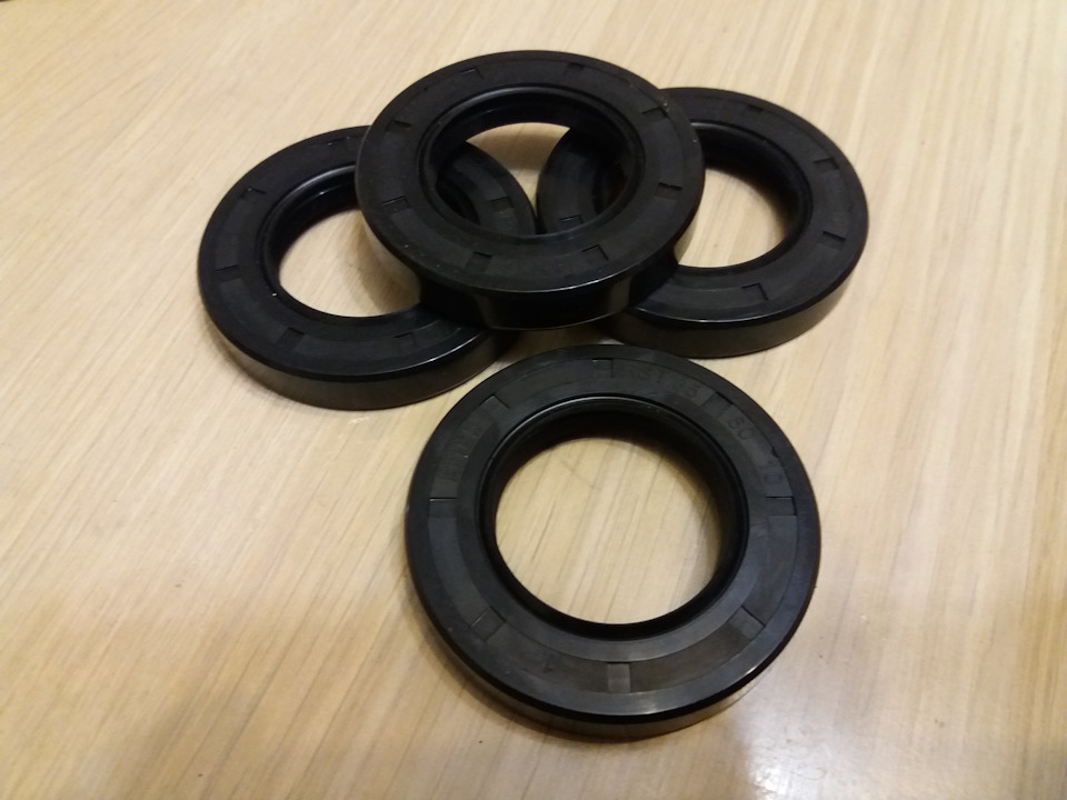 Запорный клапан мультиварки redmond rmc-pm 503. 705. Уплотнение крышки клапана нб80. 754174. 02.