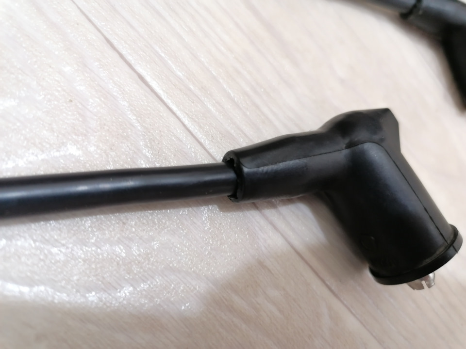 Чтобы затолкать провод используем жидкое мыло. — Hyundai Accent (2G)