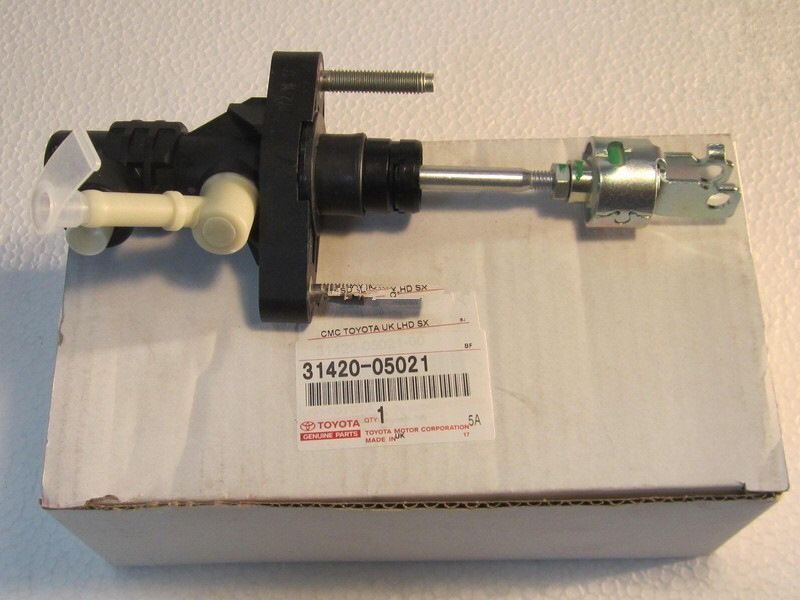 Закусывает педаль сцепления — Mitsubishi Outlander (1G), 2,4 л, 2006 ...