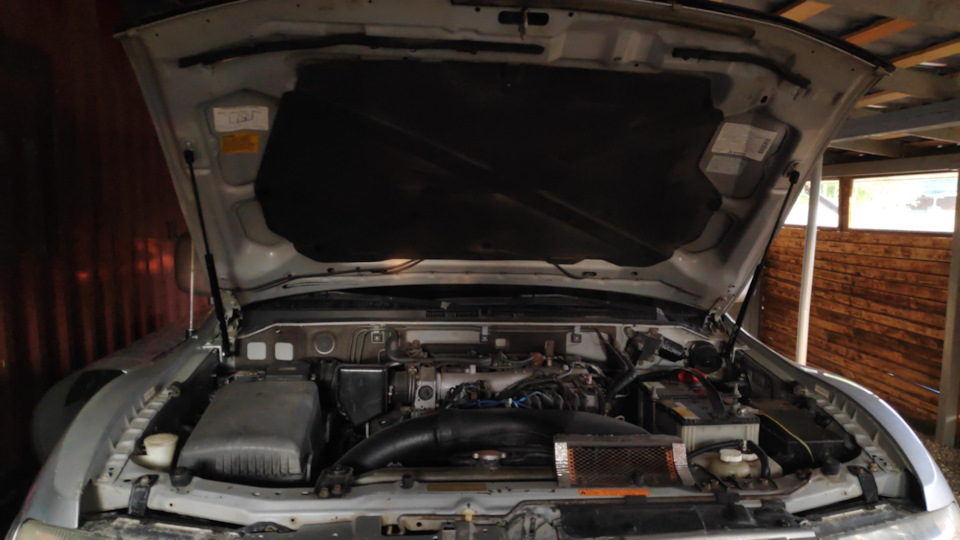 Газлифты капота — Mitsubishi Montero III (V60), 3,5 л, 2001 года ...