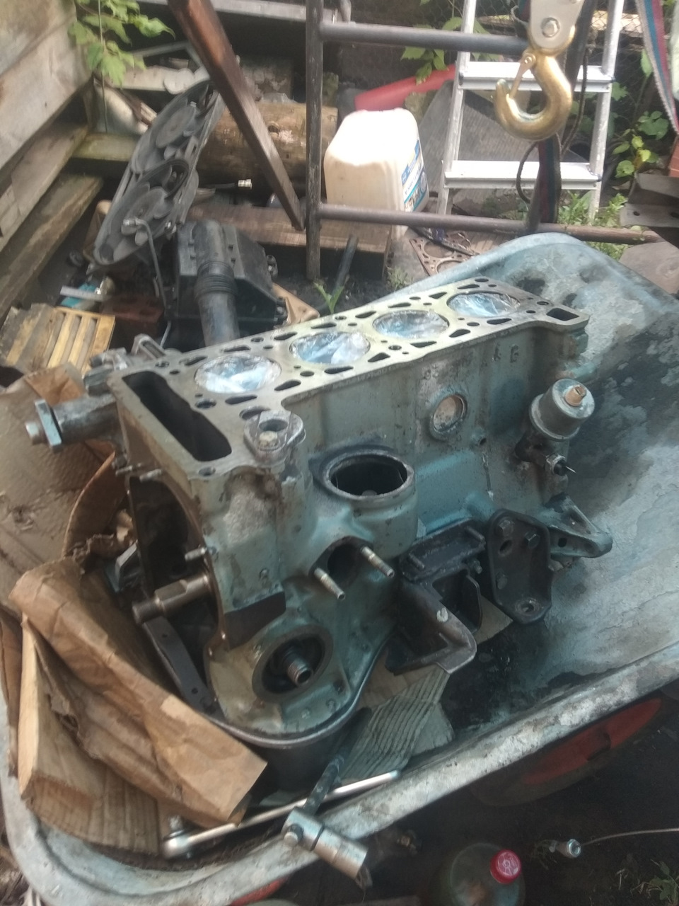 Прикрутил поддон и кранштейны — Lada 2120 Надежда