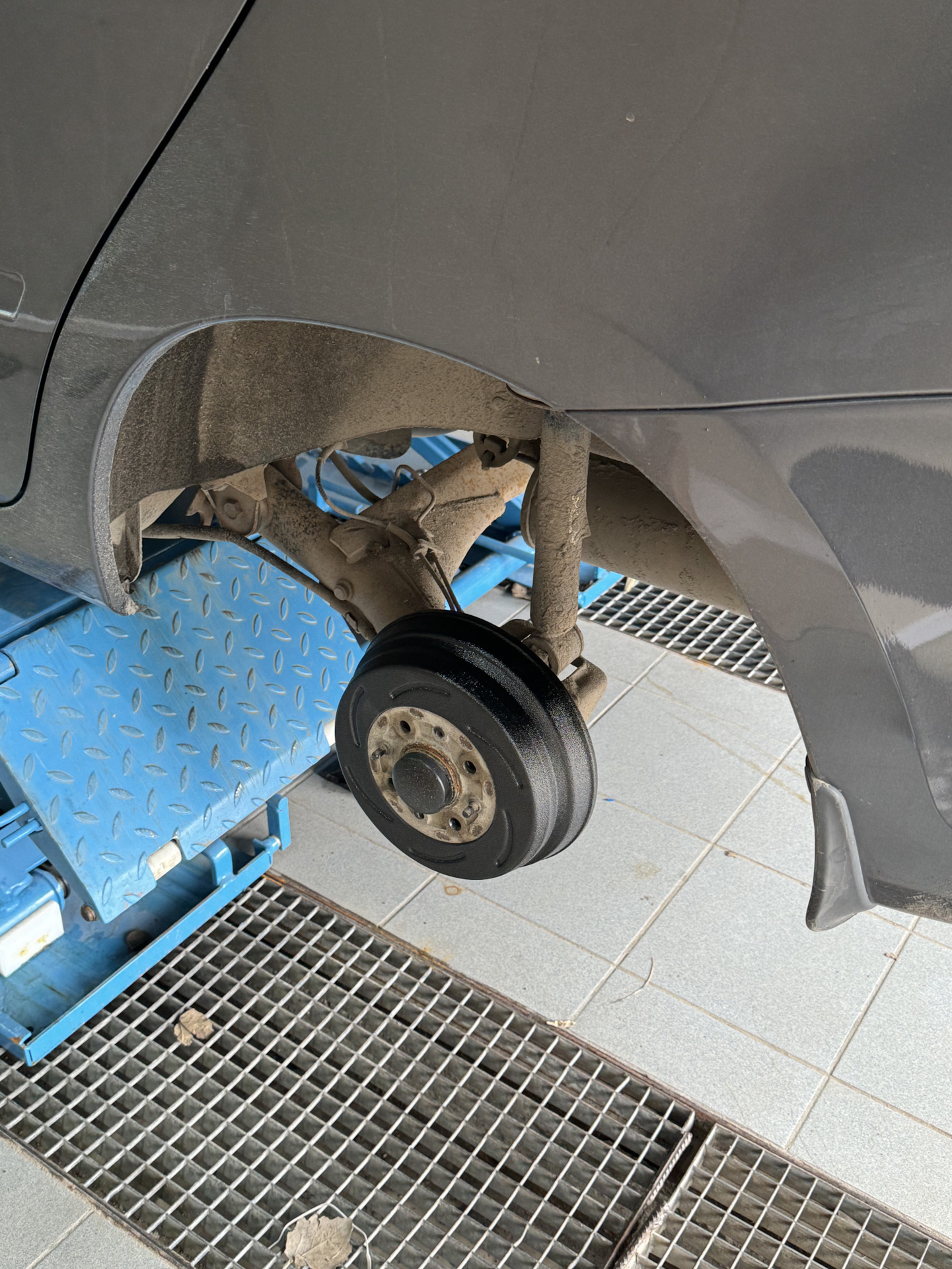 16r и летняя резина на Гранту FL — Lada Гранта Лифтбек (2G), 1,6 л ...