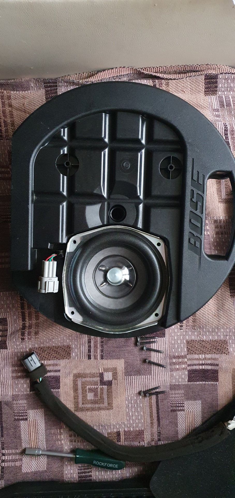Сабвуфер Bose в запаску — Lada Калина Спорт (2G), 1,6 л, 2015 года ...