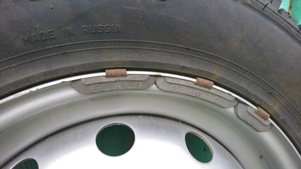 Но даже при таком количестве грузов биения не заметил. — Lada 4x4 3D