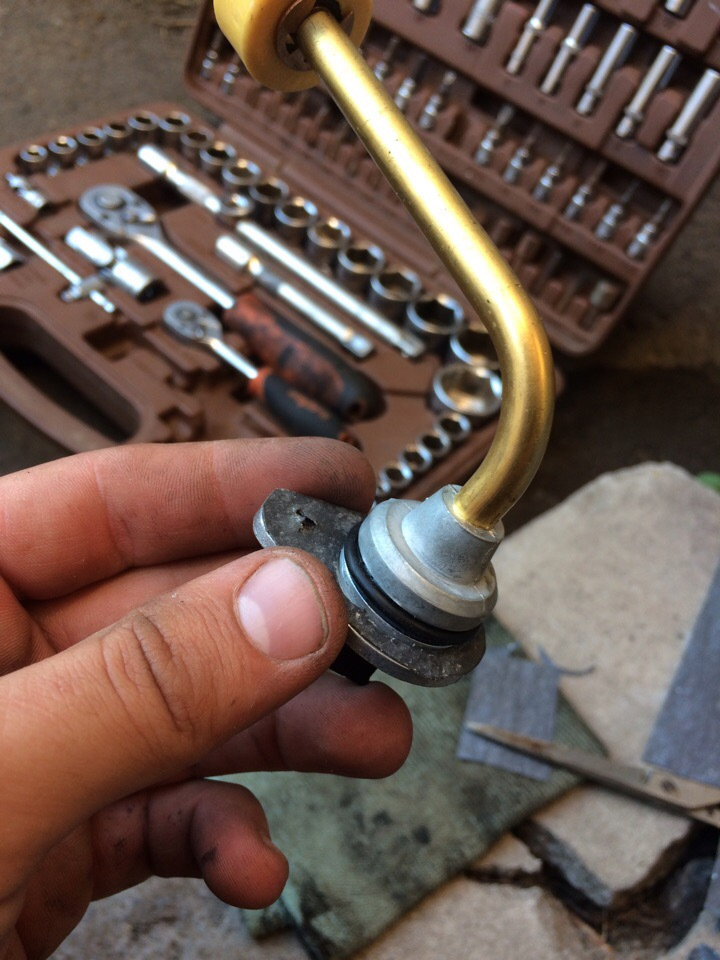 #15 Замена датчика уровня масла и другие мелочи — Lada 2115, 1,5 л ...