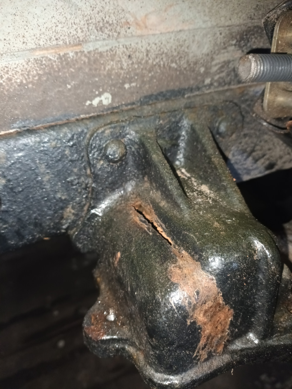 Ремонт опоры рессоры, замена подушек рессор — УАЗ 3303, 2,9 л, 2008 ...