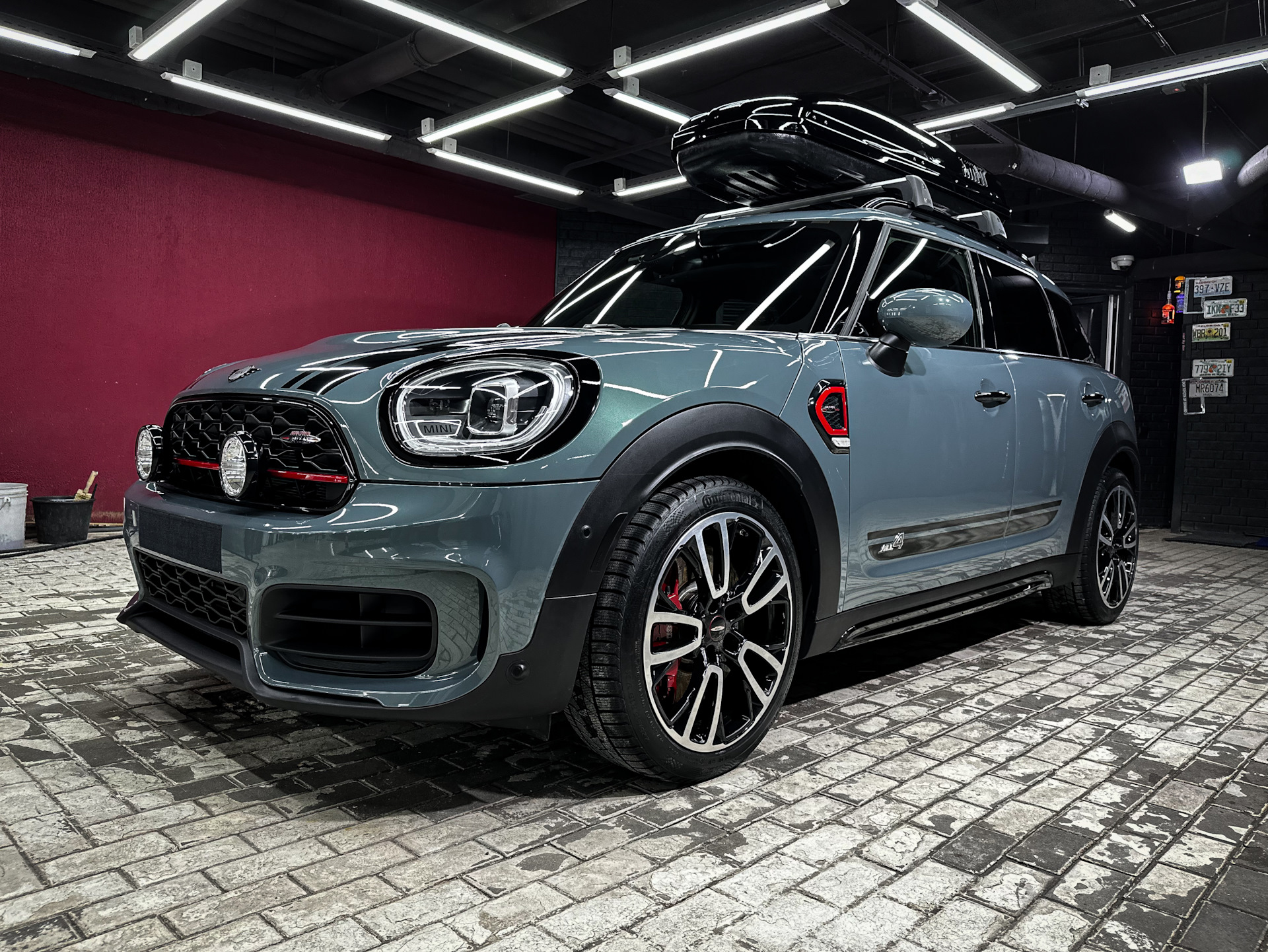 Оригинальные перекладины и бокс на крышу — MINI John Cooper Works ...