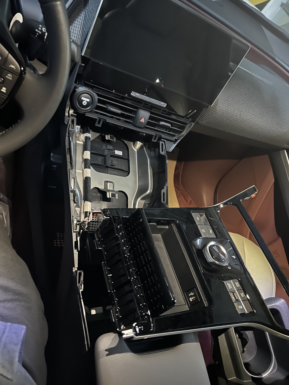 Установка CarPlay Android auto — Toyota bZ4X, 2022 года | автозвук