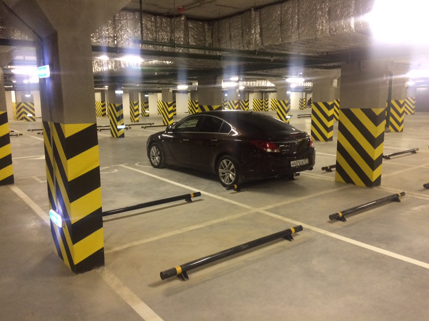 Стоянка в паркинге — Opel Insignia Hatchback, 2 л, 2013 года ...
