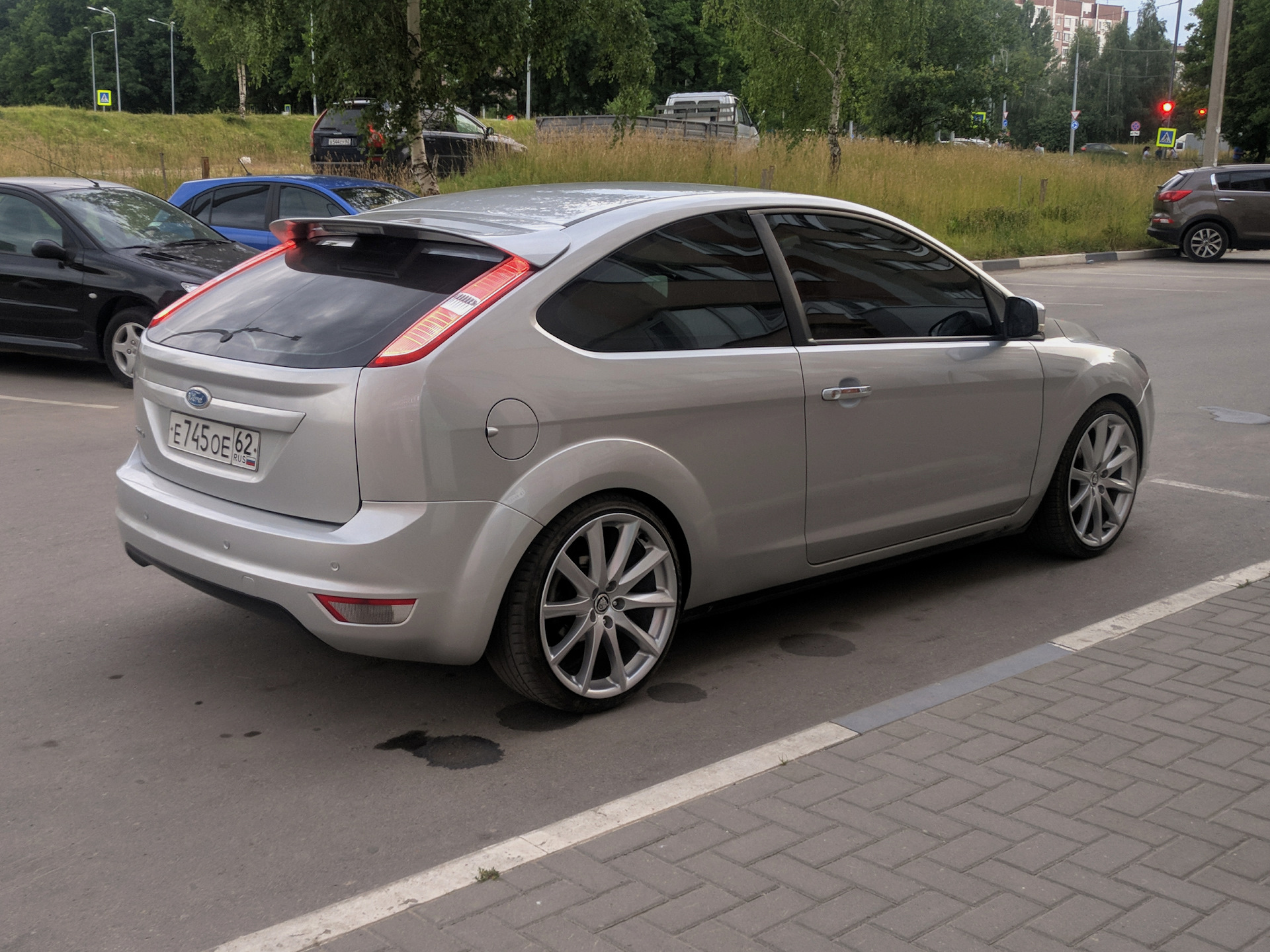 R focus. Ford Focus r19. Ford Focus 2 хэтчбек r18. Ford Focus 2 r19. Форд фокус 2 хэтчбек r18.