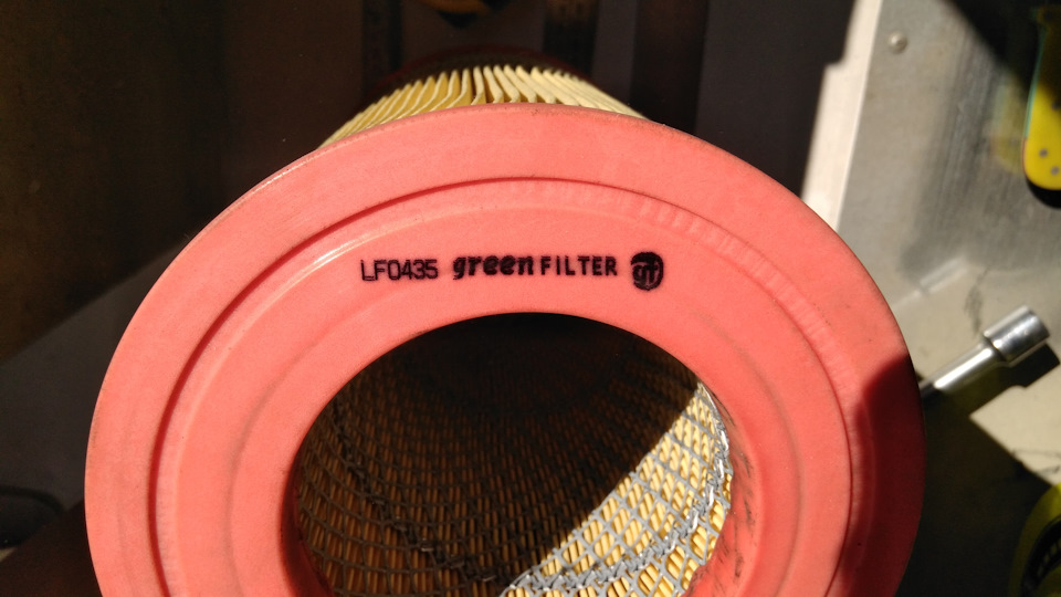 Green Filter — источник неприятностей — Chevrolet TrailBlazer (2G). Запчасти на фото: LF0435