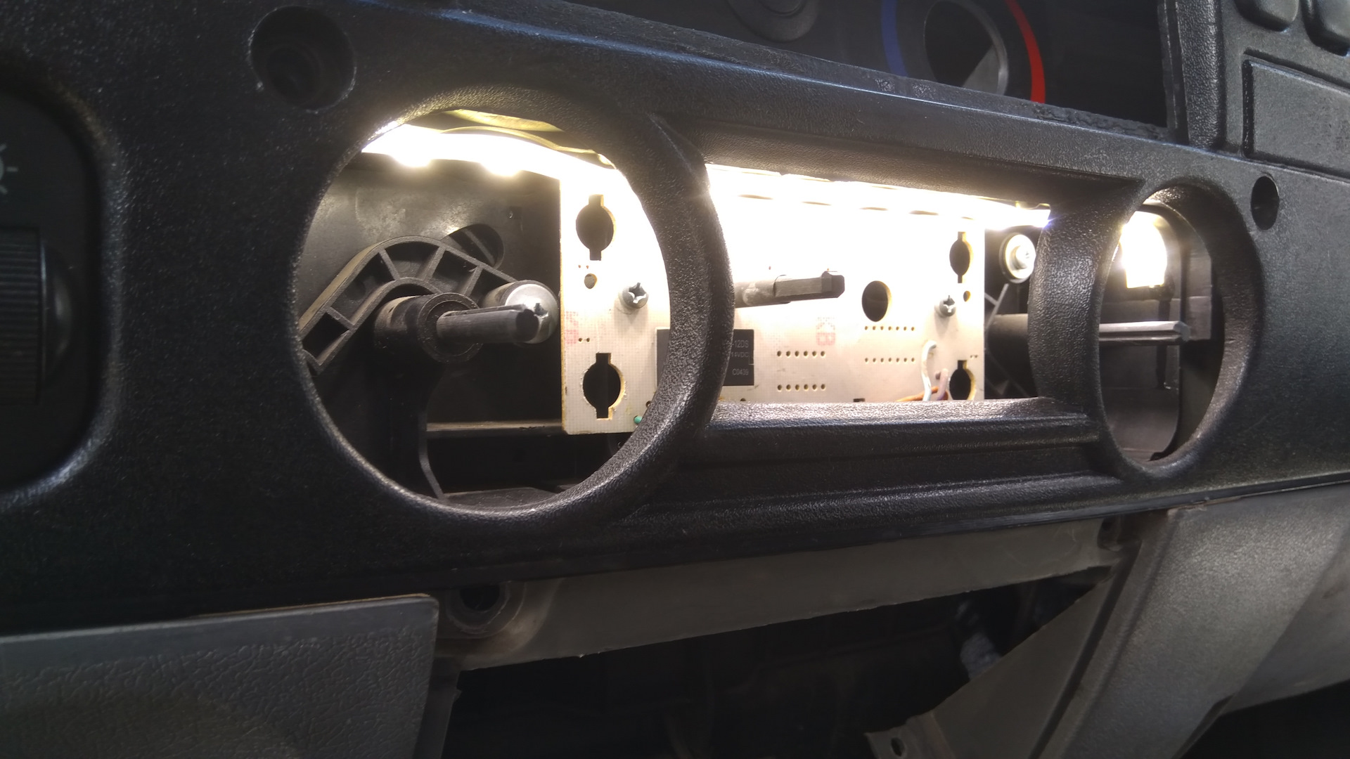 Блок управления отопителем газ 2217. Демонтаж печки газель 3302. Блок управления отопителем. Блок управления печкой газель 3302. Снять блок печки газель.