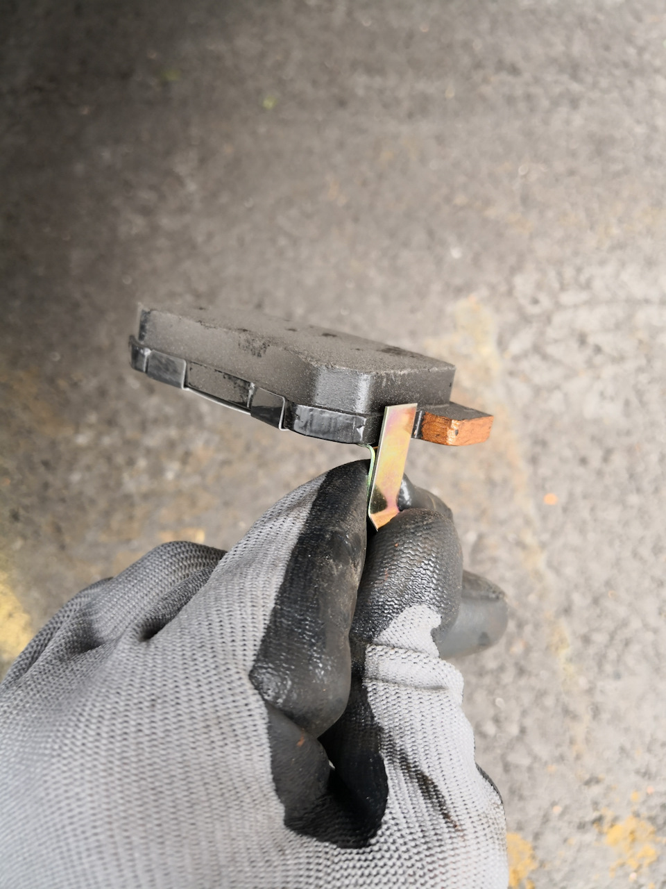 Медная паста на поверхности, соприкасающиеся со скобами — Haval H6 (1G)