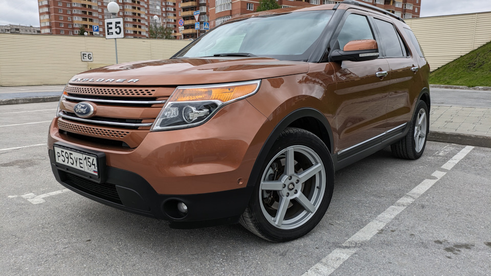 Ford Explorer Лис