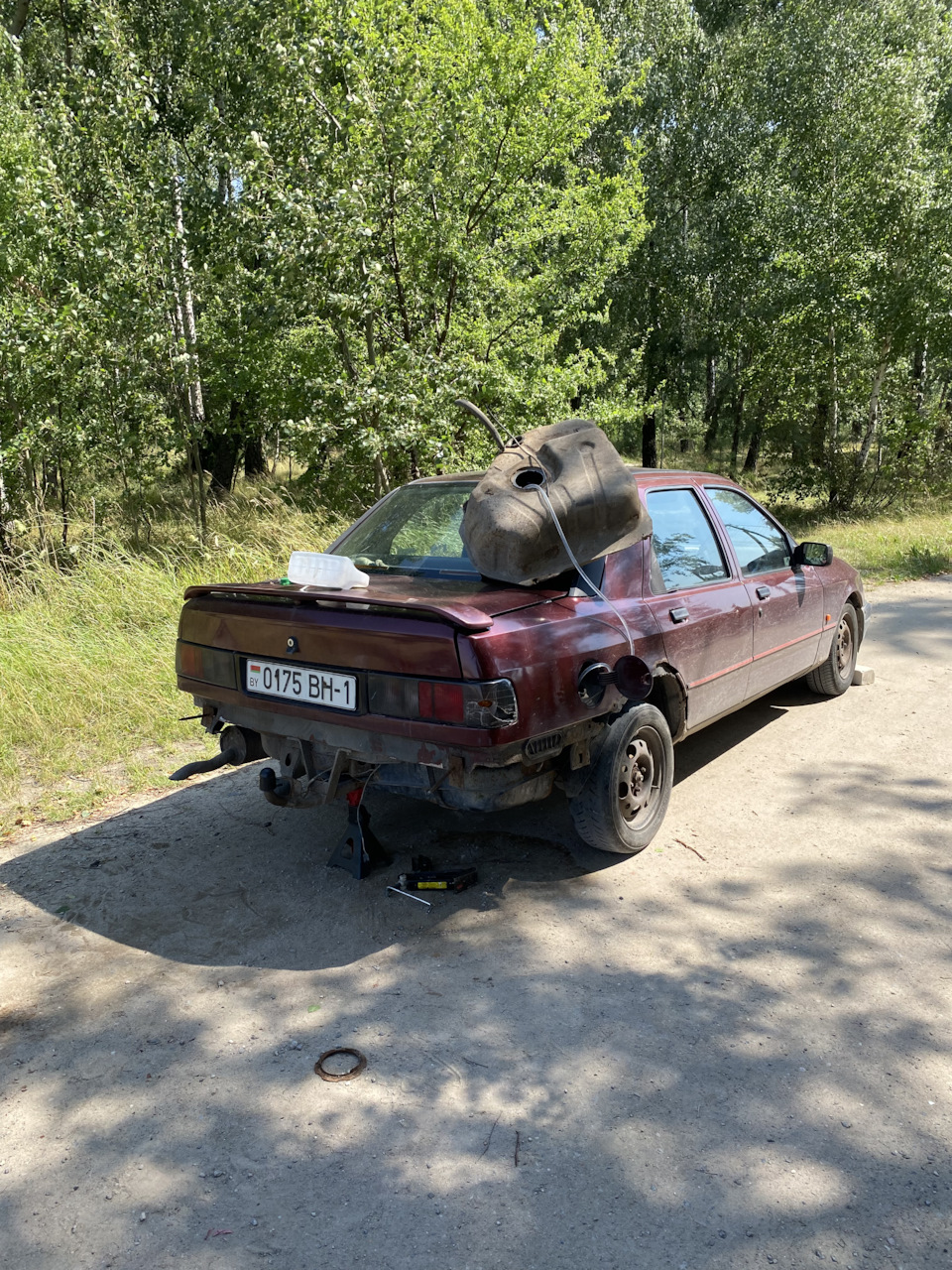 Отвалился топливный бак — Ford Sierra, 2 л, 1990 года | поломка | DRIVE2