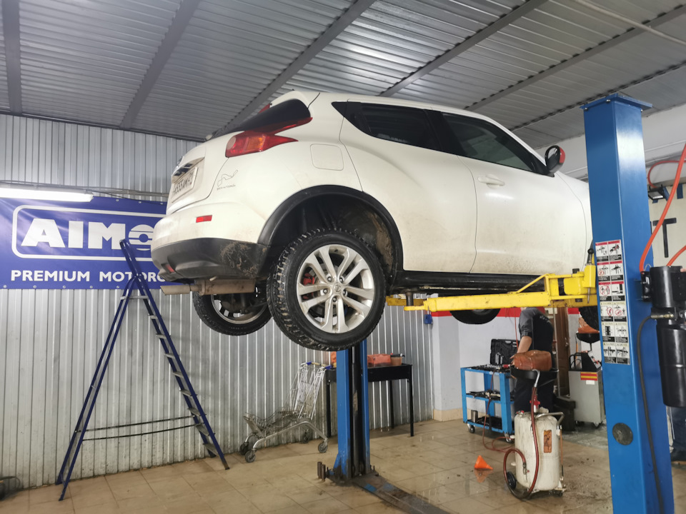 Замена масла в вариаторе и ДВС — Nissan Juke (1G), 1,6 л, 2011 года ...