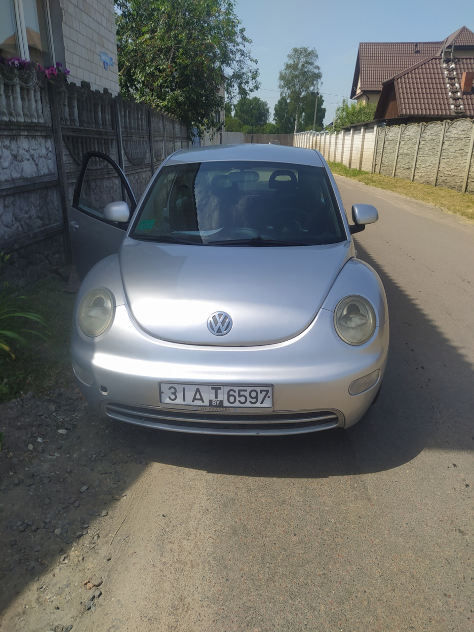 В нашем доме поселился замечательный сосед!👍 — Volkswagen New Beetle, 2 л,  1999 года | покупка машины | DRIVE2