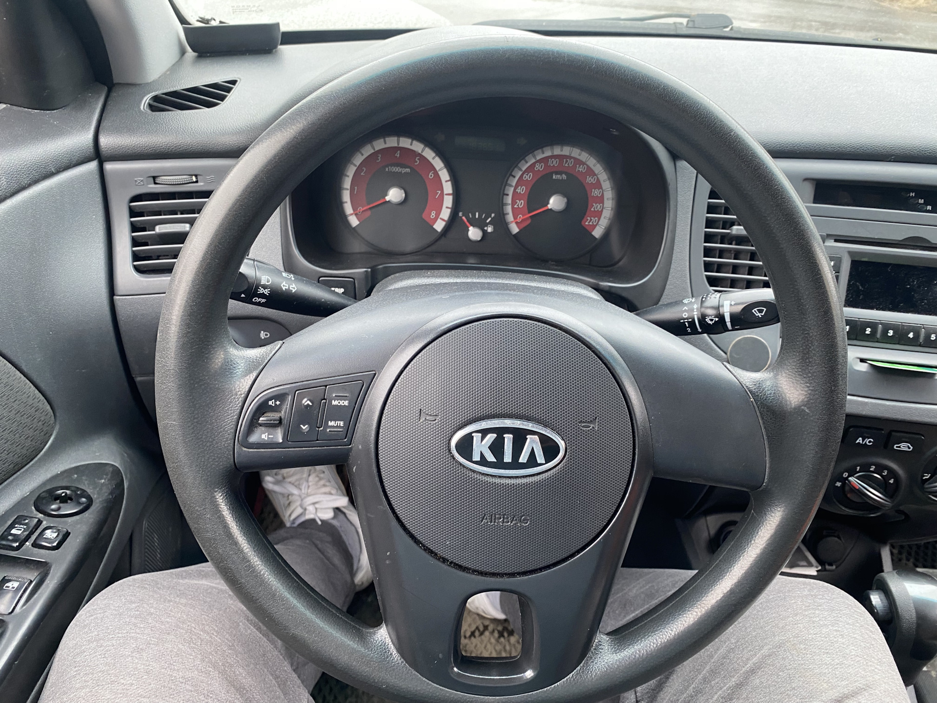 Оплетка на руль+кнопки — KIA Rio (2G), 1,4 л, 2011 года | своими руками ...
