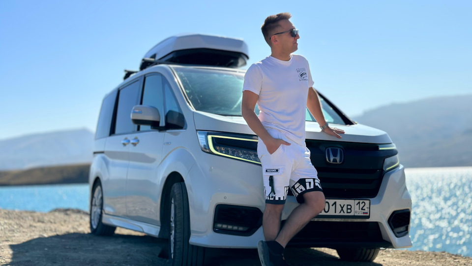 Honda Stepwgn (5G) 2.0 гибридный 2018 | Full White на DRIVE2