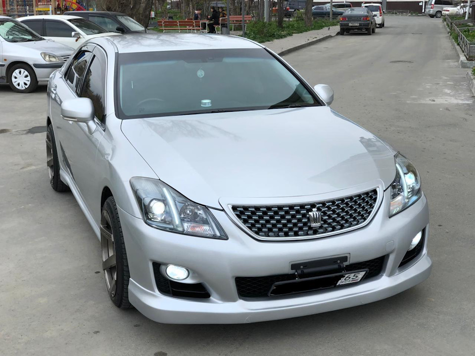 Toyota Crown Hybrid 2009