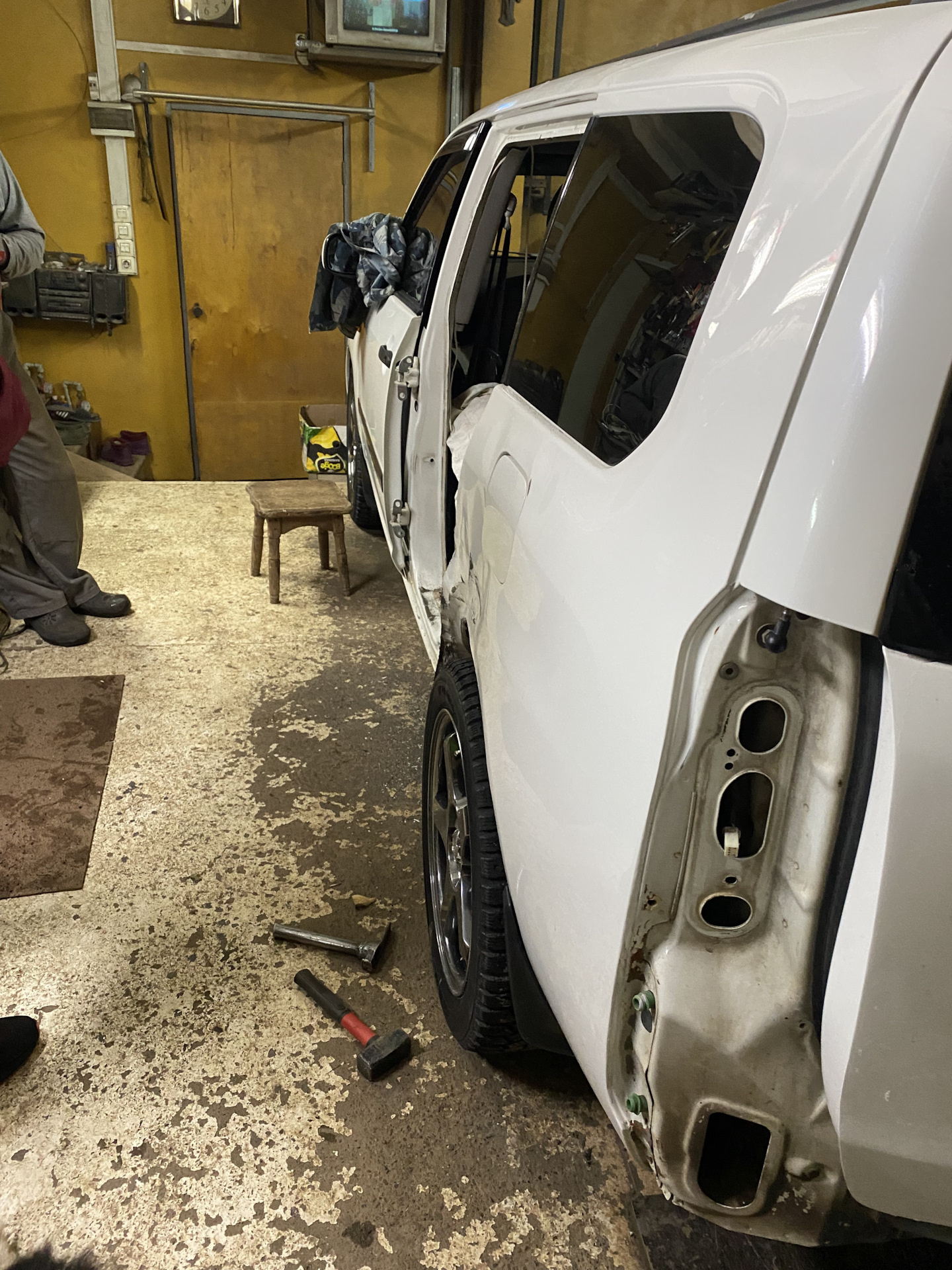 Отдал машину на вытяжку, замену двери и поменял колеса — Toyota Succeed ...