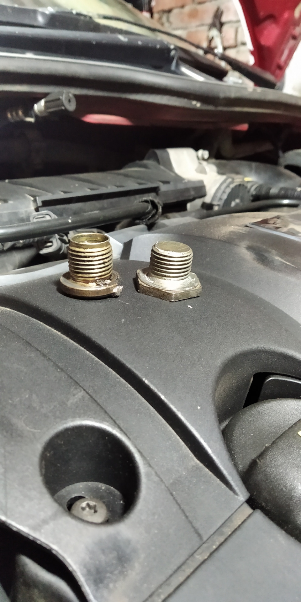 Резьба одинаковая. — Peugeot 206