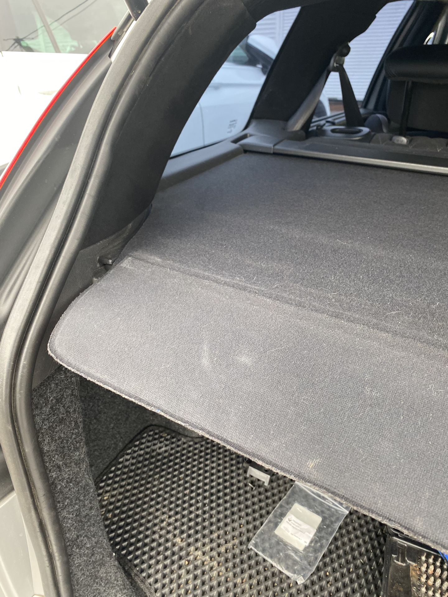 Крепление шторки багажника Меган 2 Универсал. Замена. — Renault Megane ...