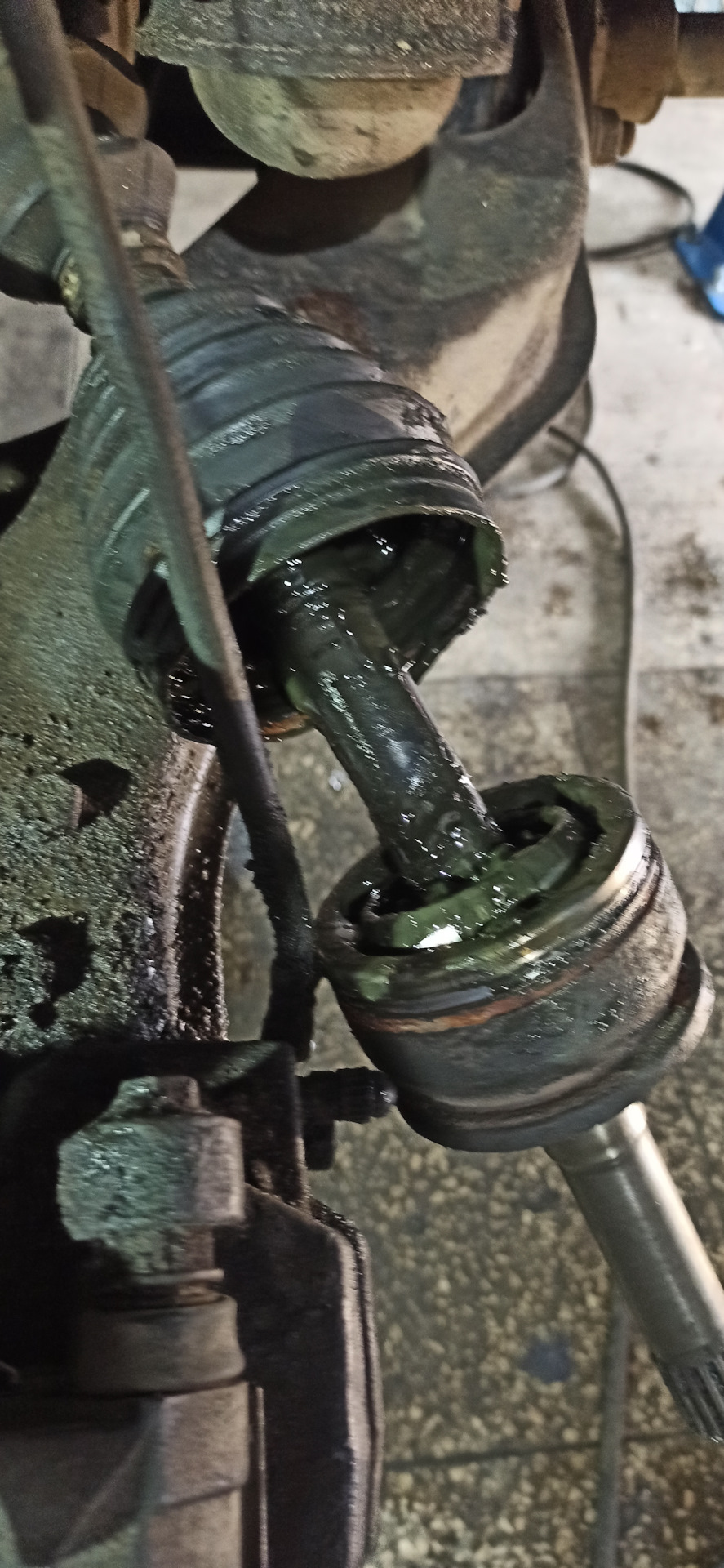 Руль стоит криво после замены пыльника шруса и крестовины рулевого ...