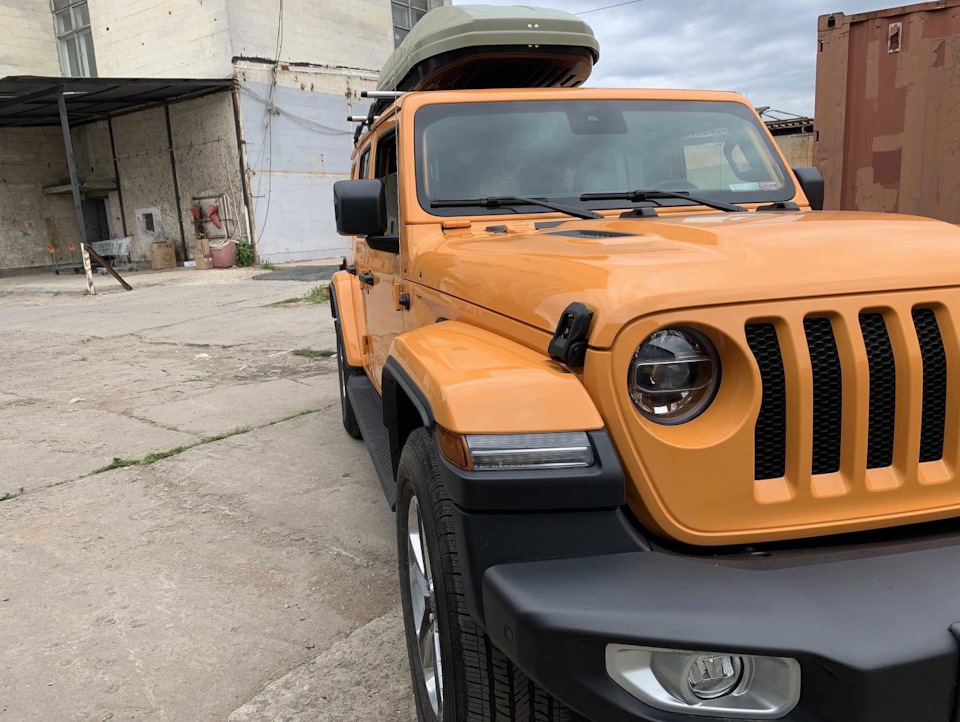 Автобагажник на Jeep Wrangler