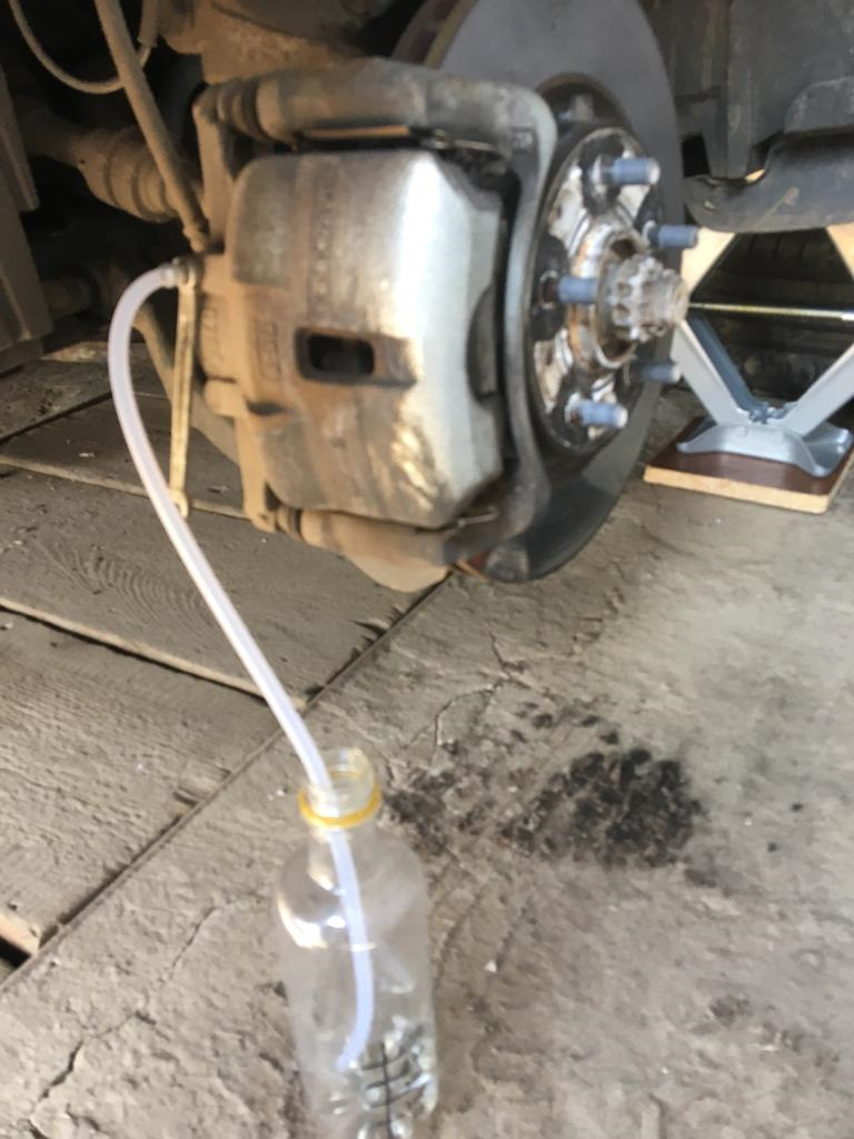 Частичная замена тормозной жидкости. — Nissan Qashqai (2G), 1,2 л, 2018 ...