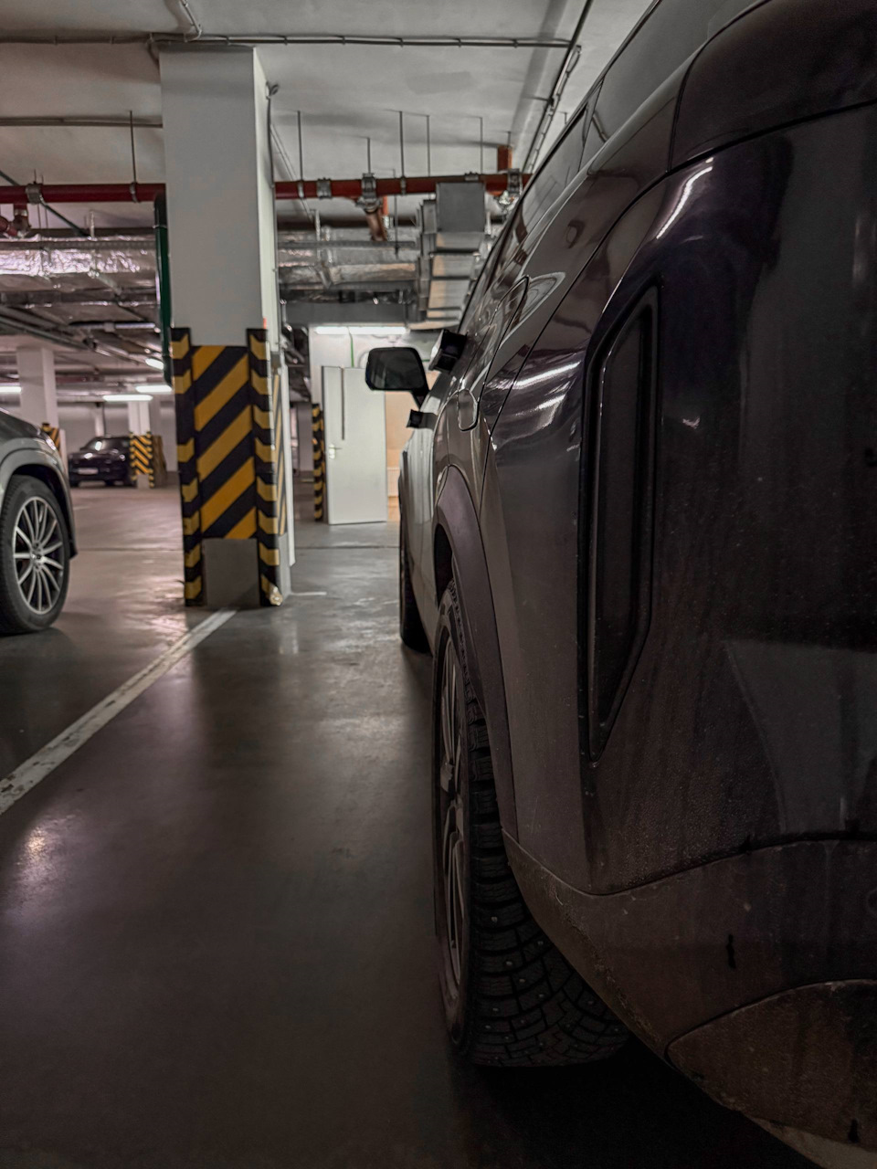 Колесо стоит вровень с аркой — Jaecoo J7