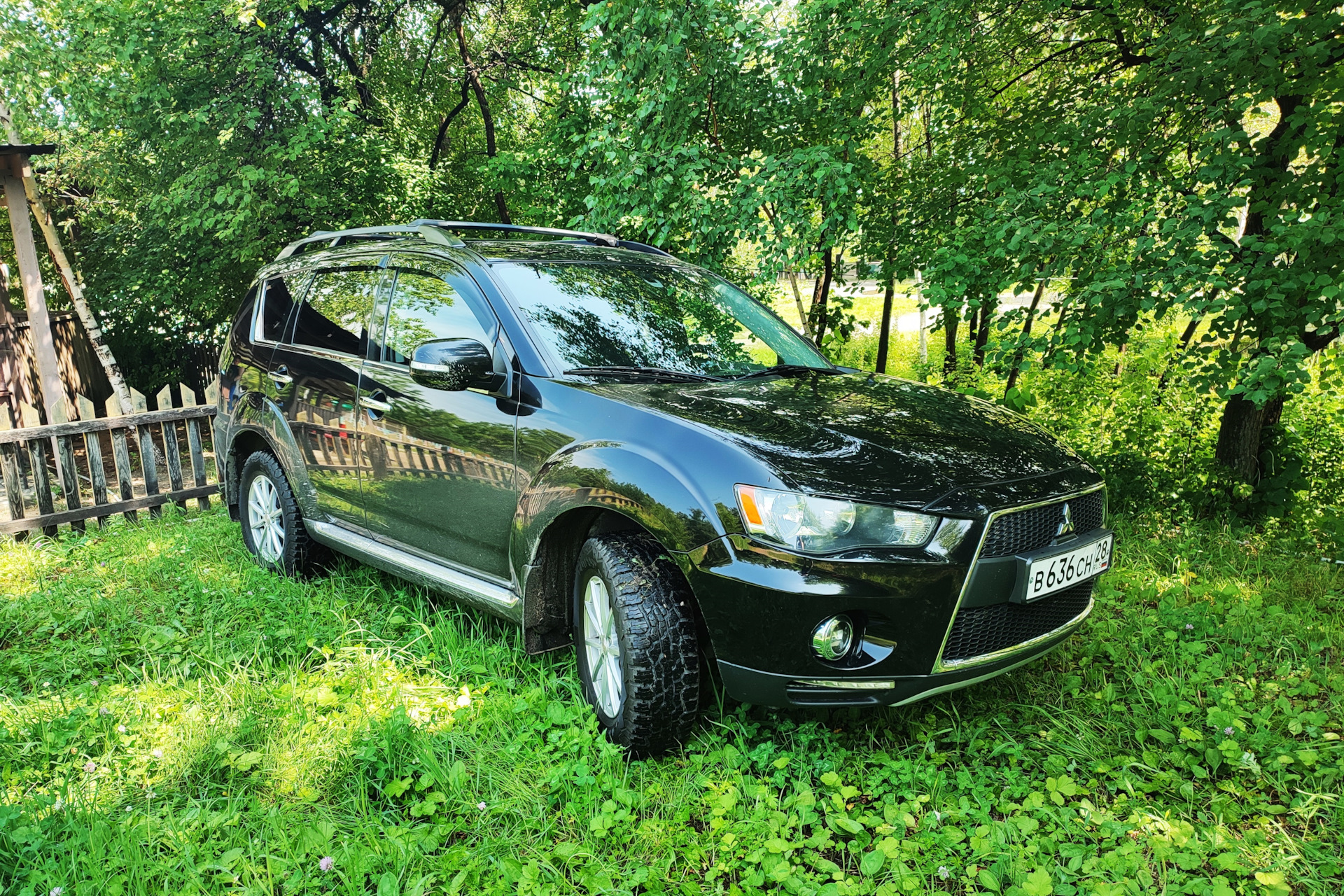 Просто фото — Mitsubishi Outlander XL, 2 л, 2012 года | фотография | DRIVE2