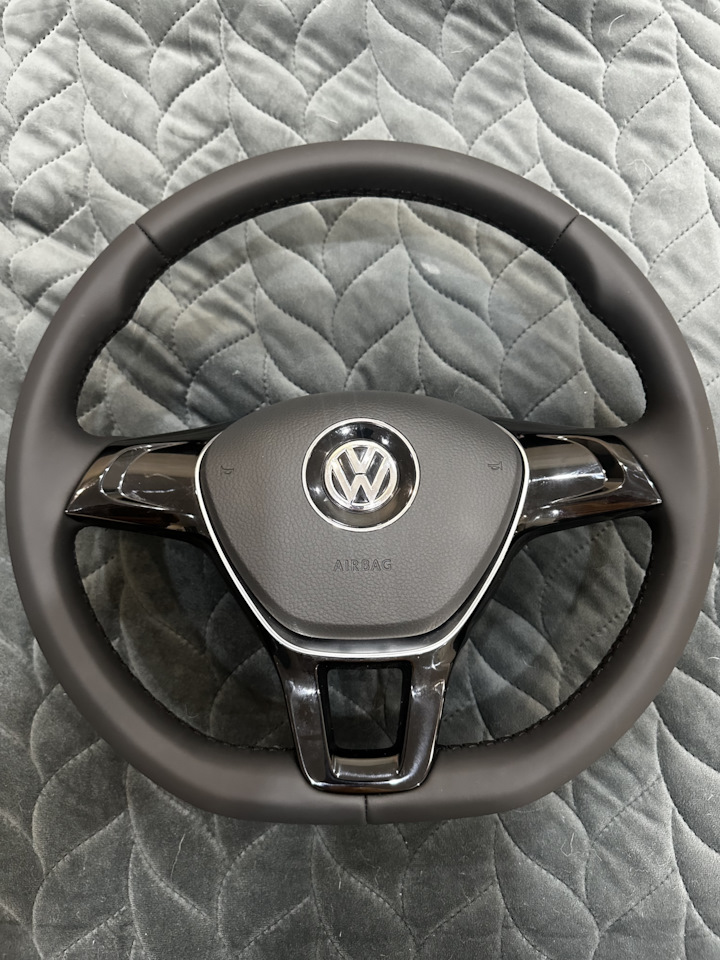 Кожаный руль VW на Volkswagen Caddy (4G), Volkswagen Caravelle (T5 ...