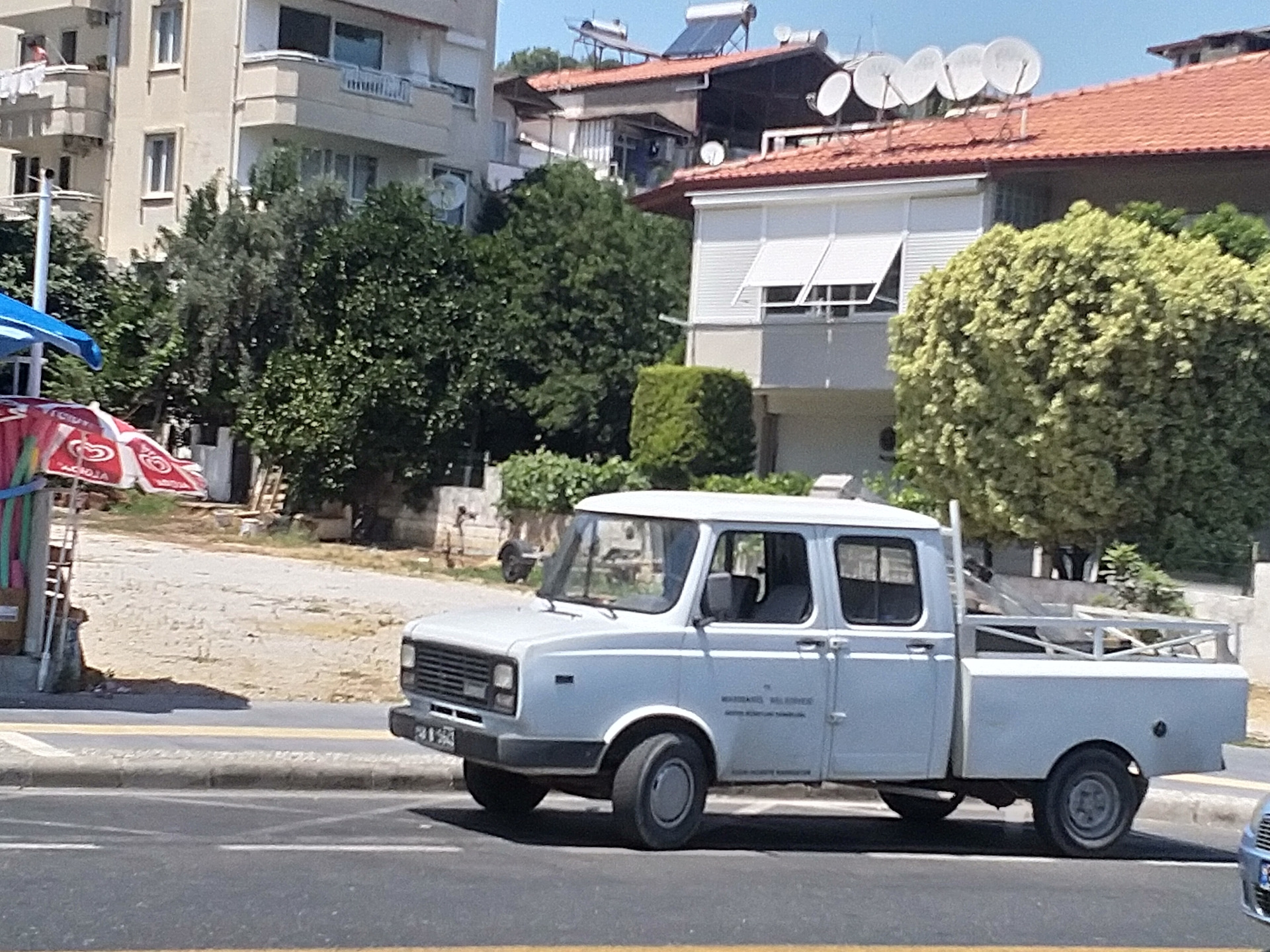 Турецкие машины. Автомобили в Турции. Turkey машина. Турция ретро авто.