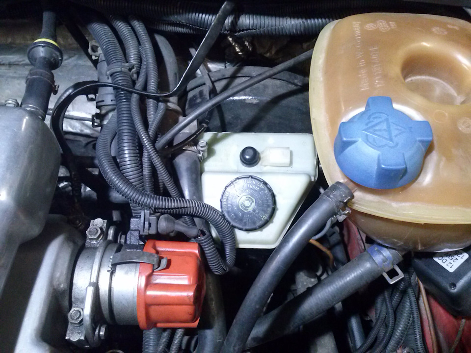 главный тормозной цилиндр от транспортера т4 — Volkswagen Golf Mk2, 2 л ...