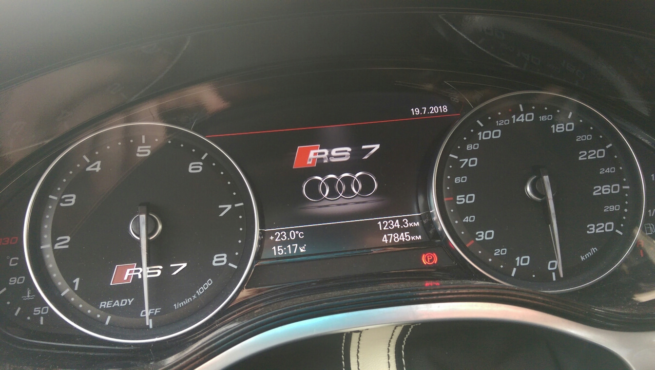 Поменяю на ауди. Audi rs7 приборка. Audi a7 приборная панель. Audi rs7 приборная панель. Audi rs6 приборная панель.