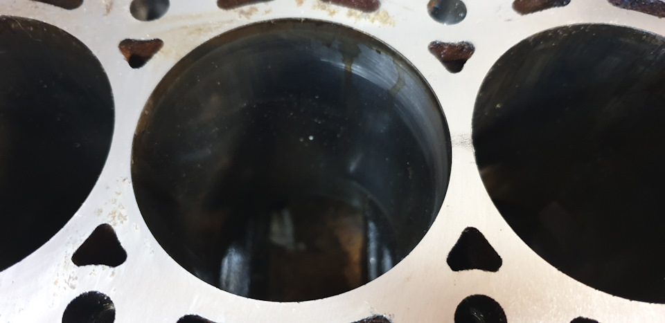 Расточка поверхности блока цилиндров Шевроле Кобальт, сюрприз — Ravon ...