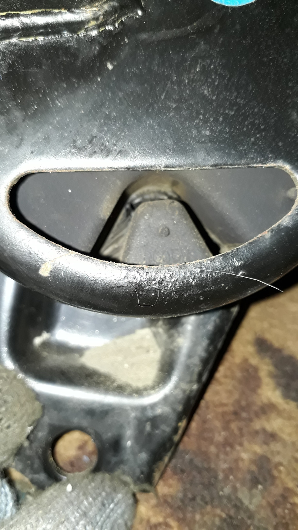 Старая, видно проседание — Hyundai i30 (1G)