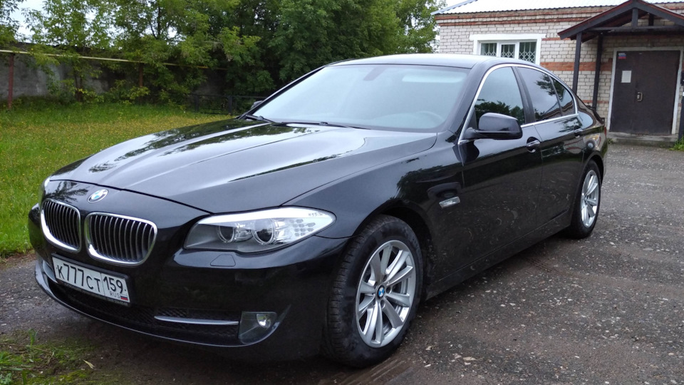 Коврики и щетки стеклоочистителя — BMW 5 series (F10), 2 л, 2013 года ...