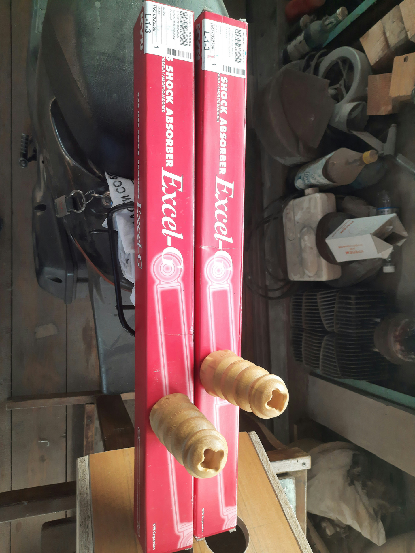 Задние амортизаторы. — Volkswagen Fox, 1,2 л, 2008 года | расходники ...