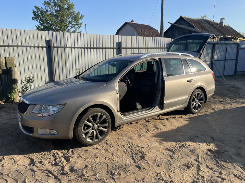 Литье r16 vs r17 — Skoda Superb Combi (Mk2), 2 л, 2012 года | колёсные ...