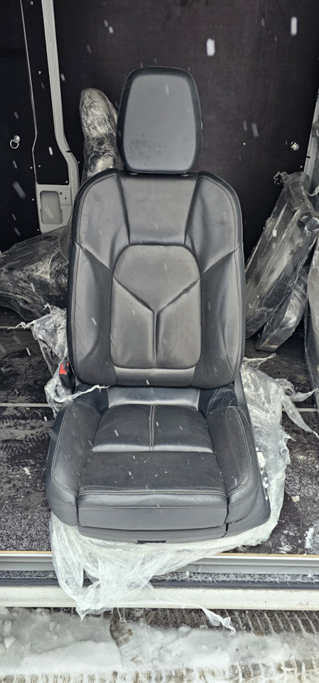 Салон VW TOUAREG или PORSCHE CAYENNE на Volkswagen Touareg (2G). Б/у ...