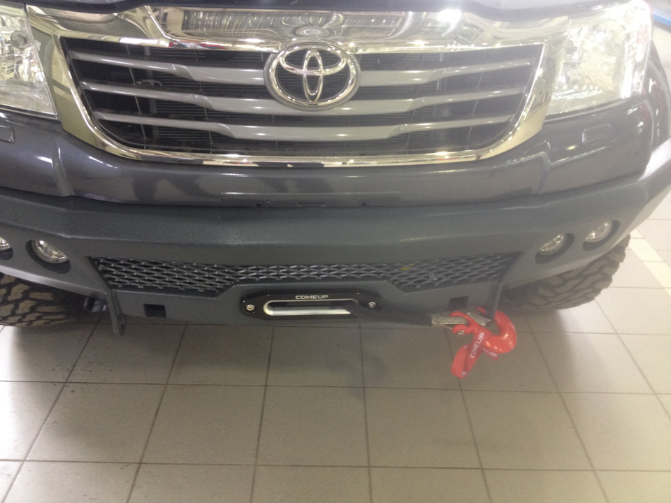 Фото в бортжурнале Toyota Hilux (7G)