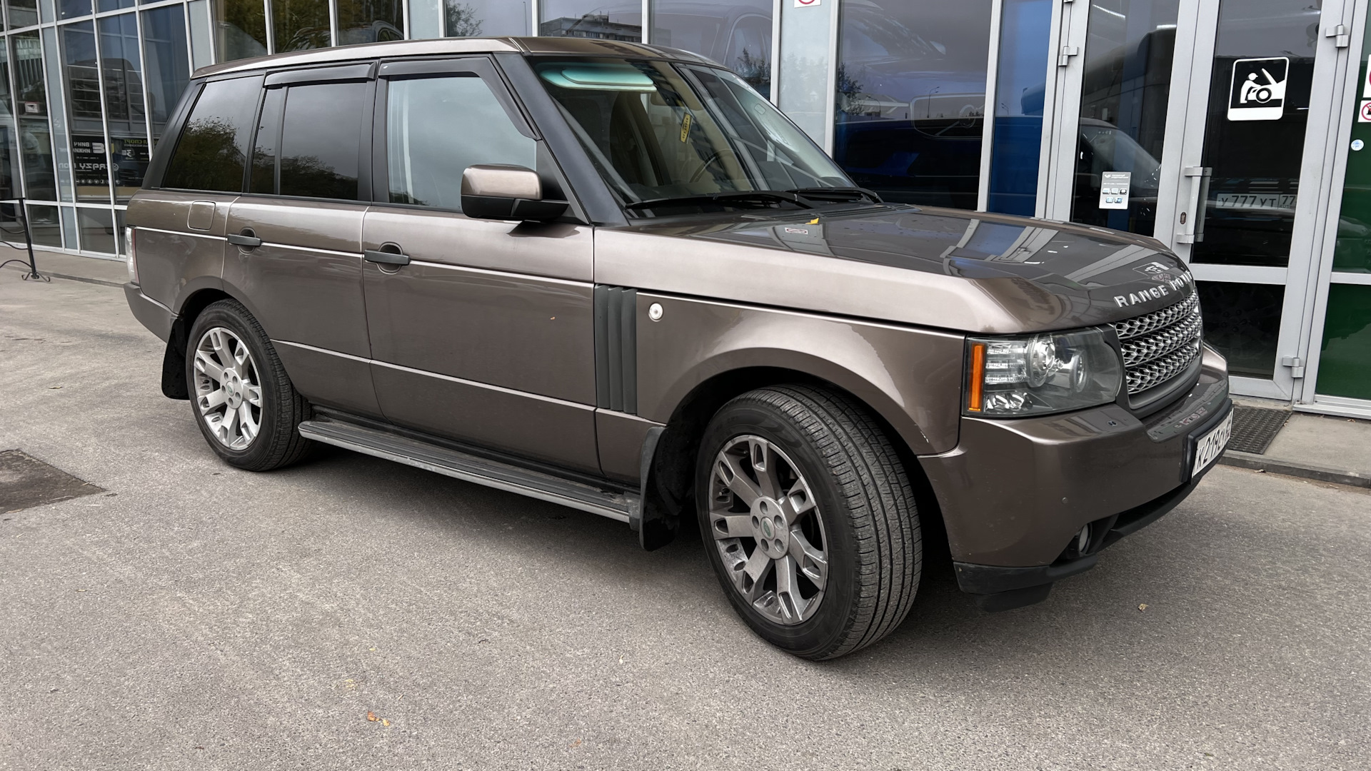 Land Rover Range Rover (3G) 3.6 дизельный 2010 | Бронзовый диван на DRIVE2