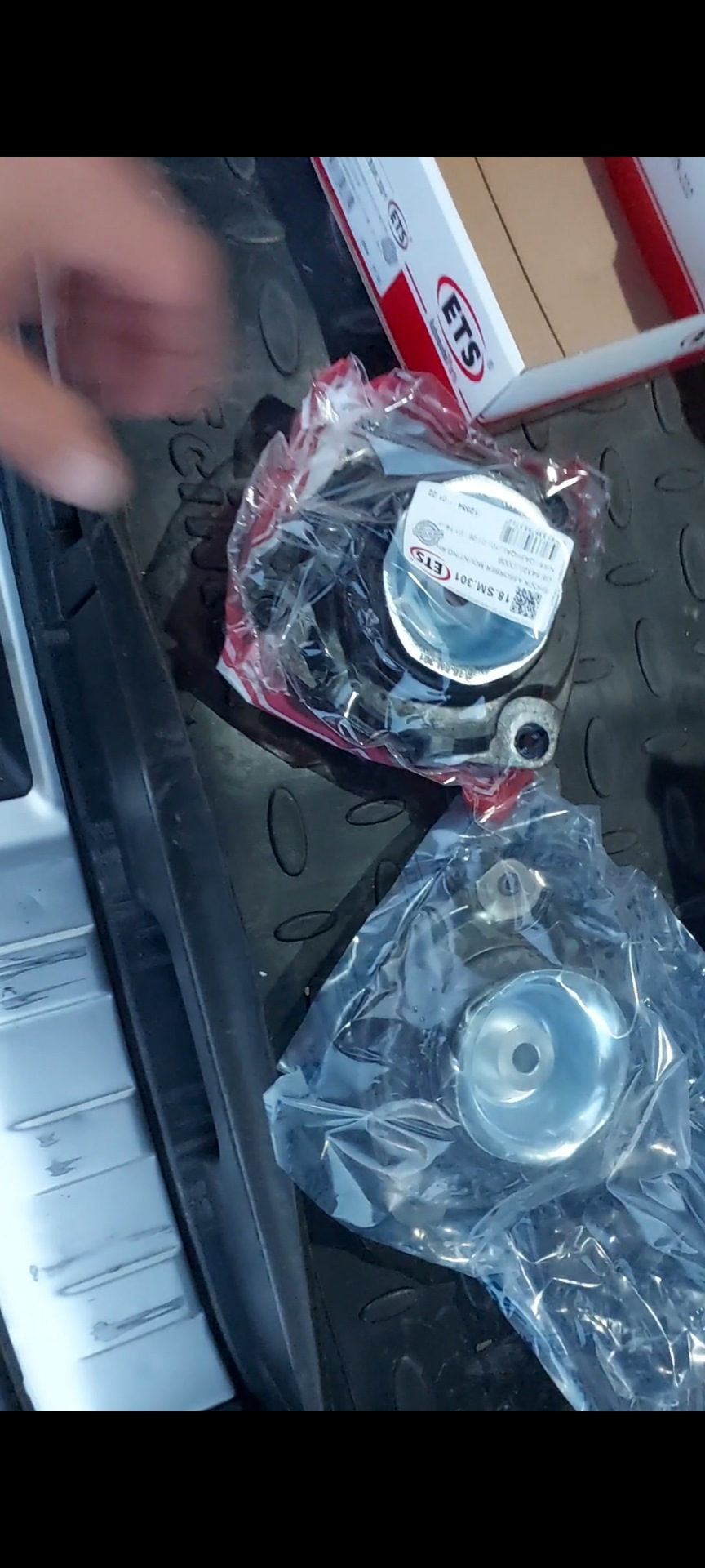 26.09.2023 замена опорников — Nissan X-Trail II (t31), 2,5 л, 2008 года ...